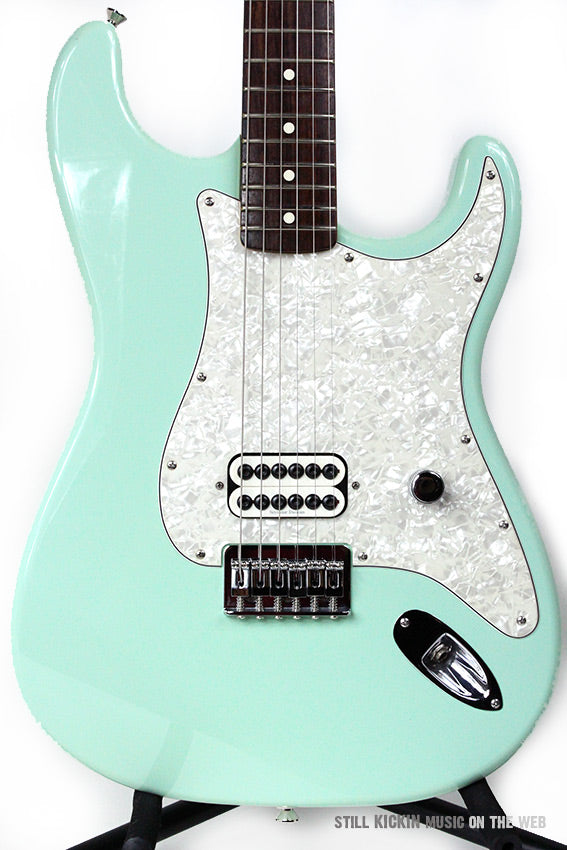 BASIC & BOMBASTIC ... Fender Tom Delonge Stratocaster