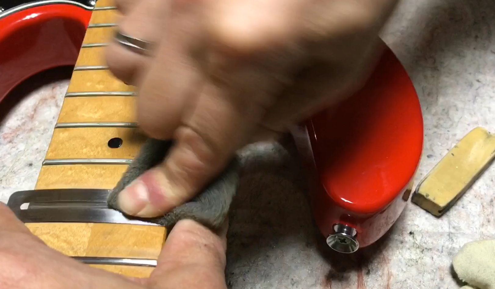 How to Clean Dirty Guitar Frets!