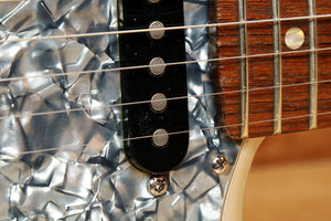 Fender 2004 USA Deluxe Stratocaster SCN Noiseless PUs American Strat +OHSC 21428