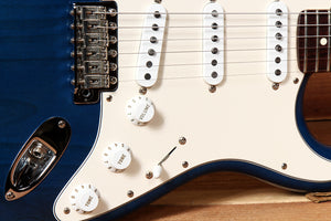 FENDER HIGHWAY ONE 1 Stratocaster SSS USA Nitro American BLUE STRAT RELIC 20213