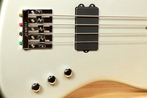 Fender USA Flea Active Jazz Bass Inca Silver + OHSC & Papers Mint! 94104