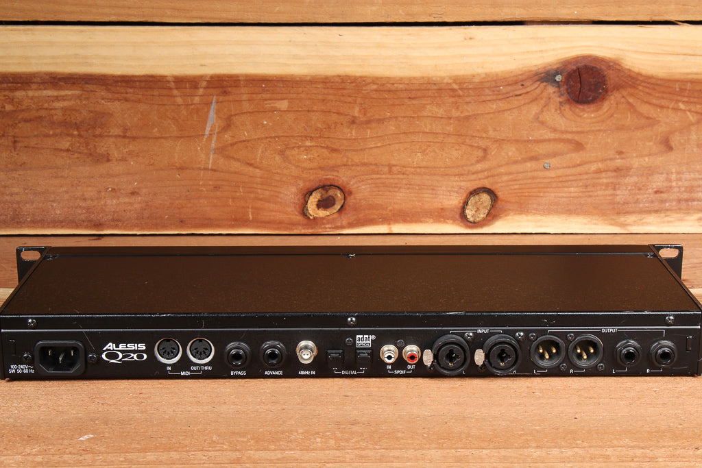 Alesis Reverb Rack ALESIS Q20 Vintage Multi-Effect Rack Unit Reverb Delay Chorus Digital ...