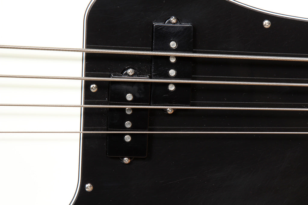 FENDER DEE DEE RAMONE Precision Bass Collector P-Bass White 86602