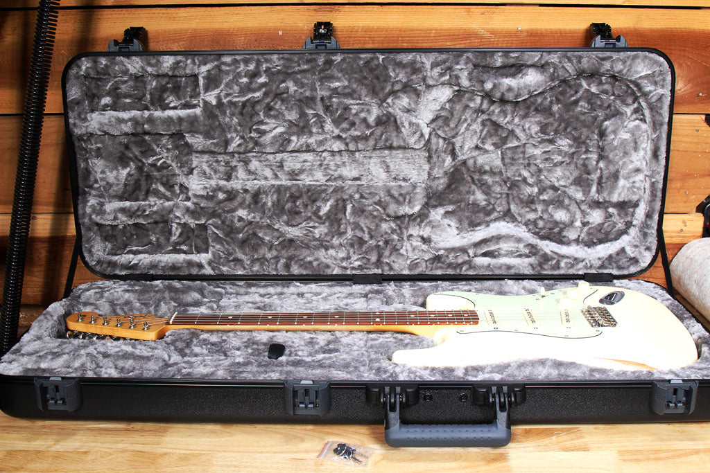 FENDER TSA ATA Black Hard Shell Guitar CASE Stratocaster & Telecaster