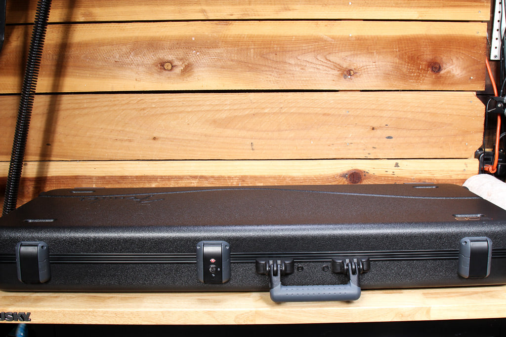 FENDER TSA ATA Black Hard Shell Guitar CASE Stratocaster & Telecaster