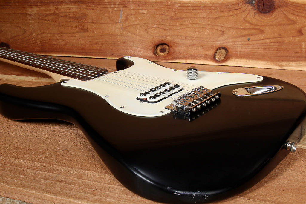 Fender Squier Tom Delonge Stratocaster Matte Black Strat Plays Great 26062
