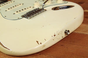 FENDER CLASSIC SERIES 60s STRATOCASTER Road Worn White Faded Strat Relic 9658